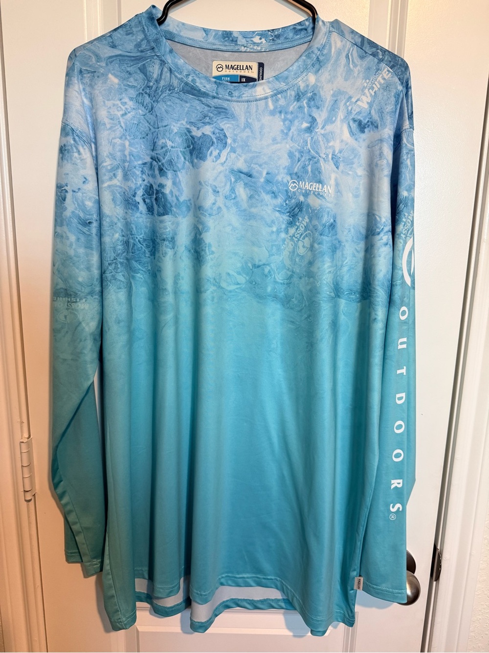 WomenMagellan Outdoors Long-Sleeve Performance Shirt - Light Blue Aqua Gradient